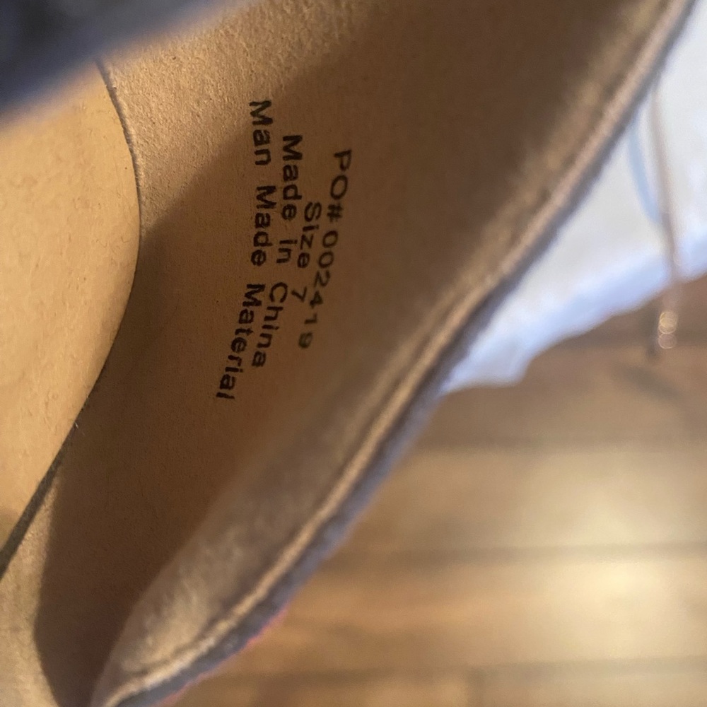 Sandals - Picture 2 of 3